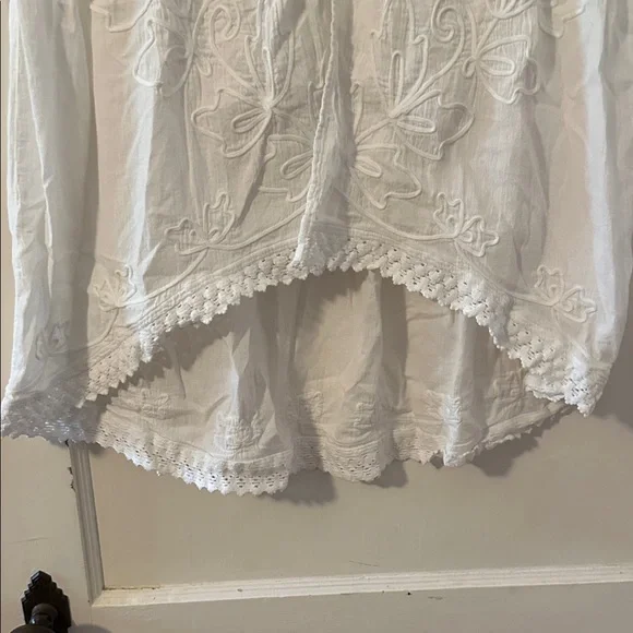 Gretty Zueger High-low Embroidered Tunic Top, Size M